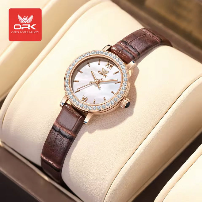 Montre de cuir brun pour femmes, petite et délicate, or rose