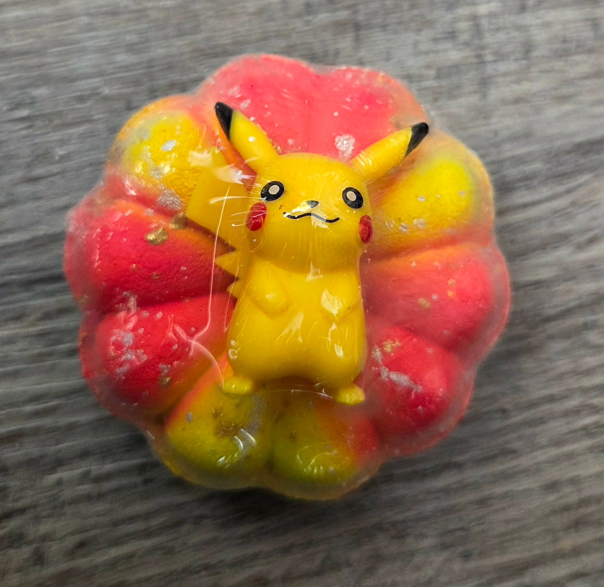 Bombe de bain effervescente - avec jouet Pikachu Pokemon