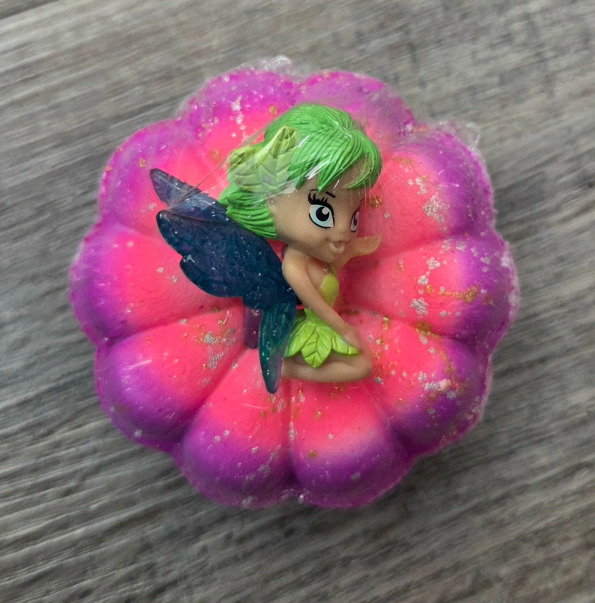 Bombe de bain effervescente avec jouet - Petite Fée - Melon abricot
