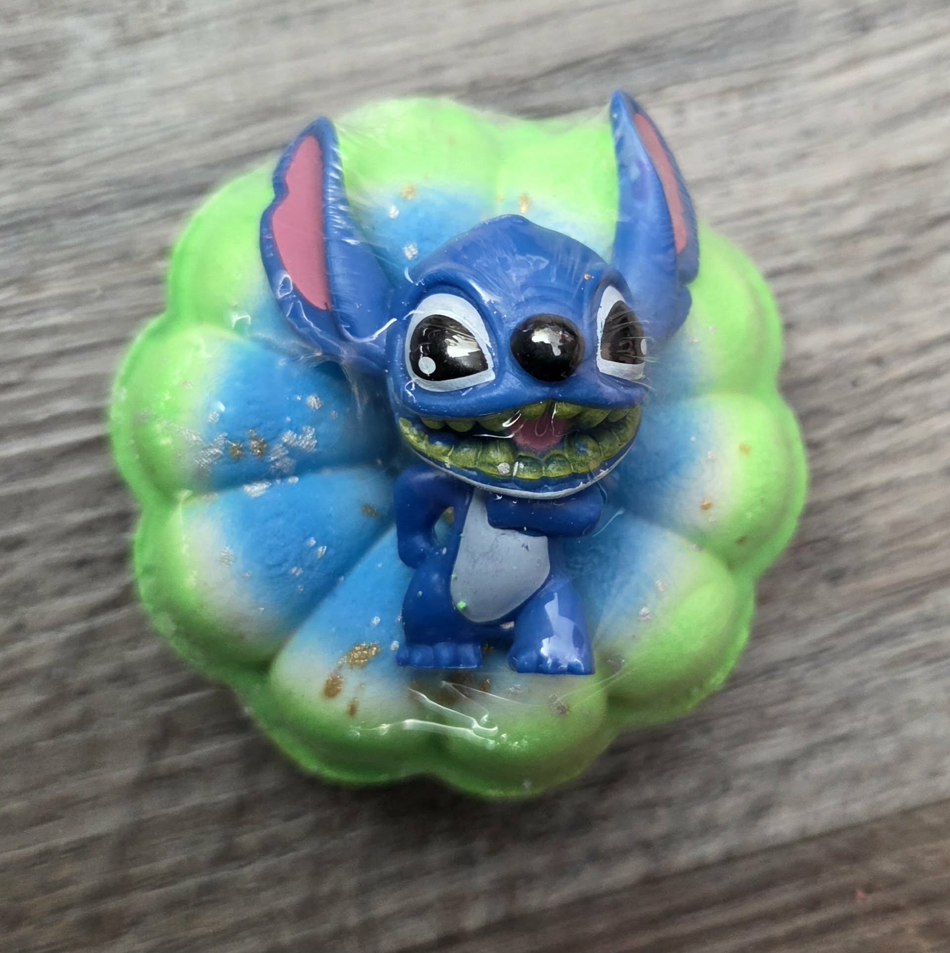 Bombe de bain effervescente avec jouet - Stitch sourire